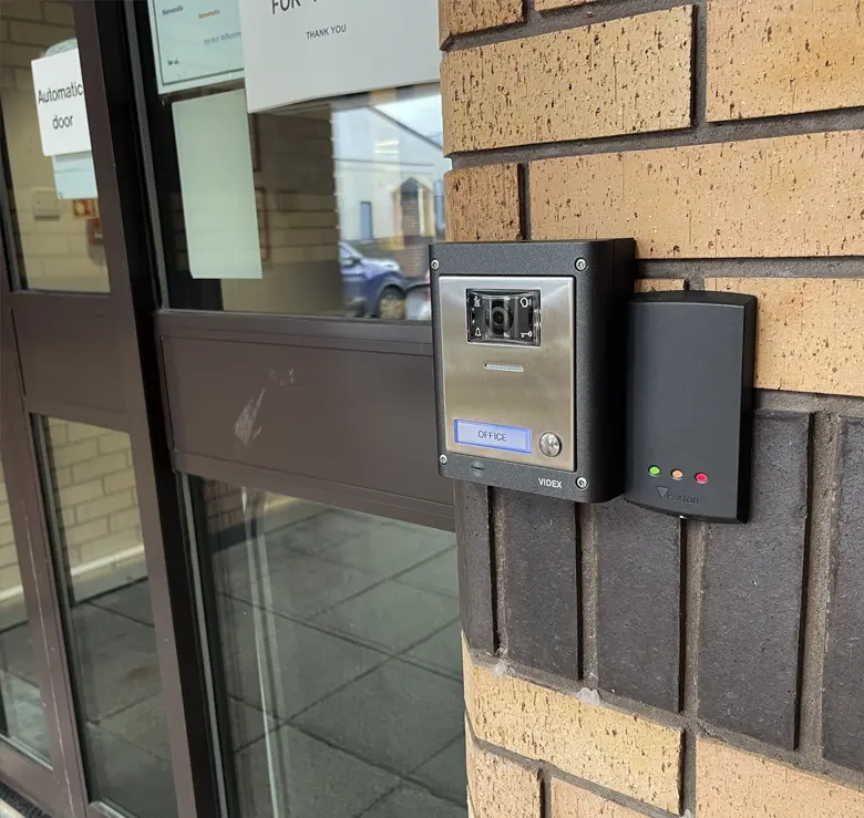 Electronic door access systems and intercoms